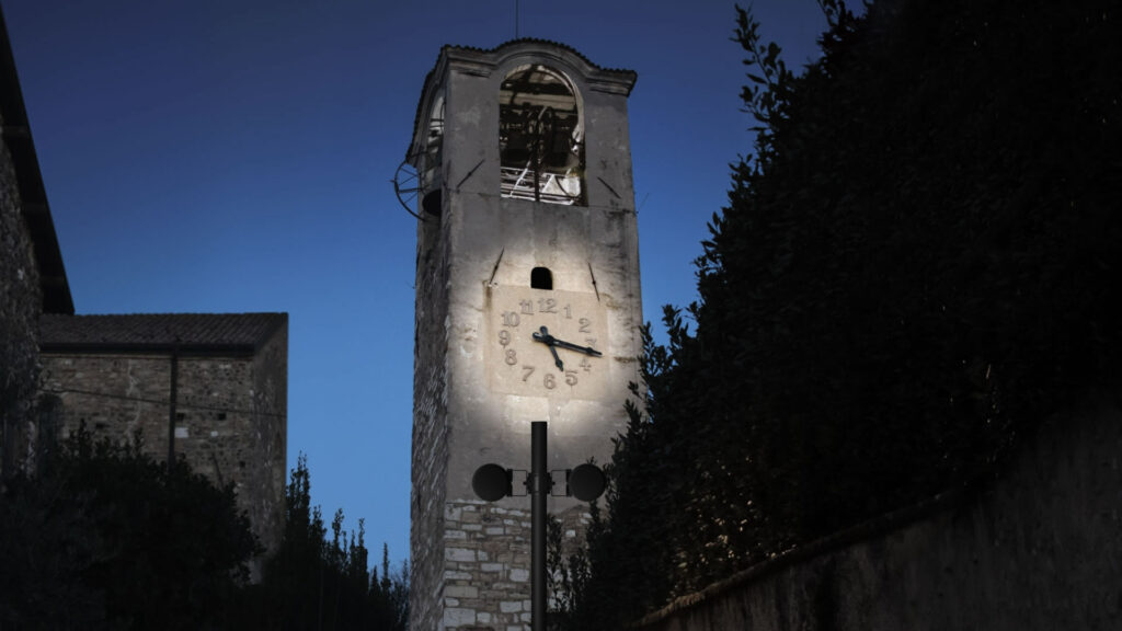 Outdoor spotlights on buildings